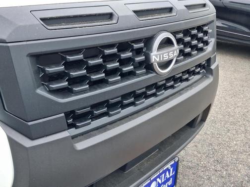 GLACIER WH 2026 Nissan Frontier SV