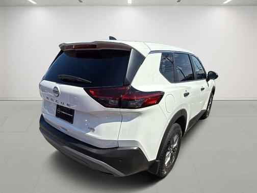2022 Nissan Rogue S