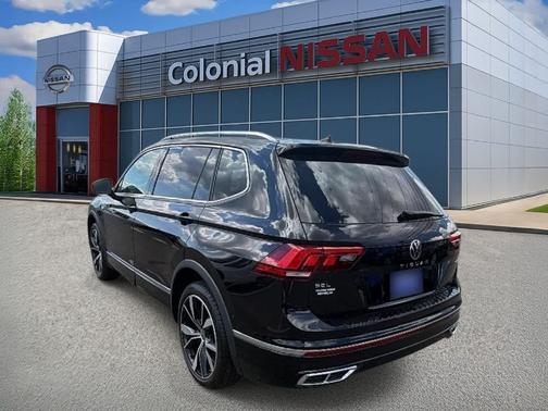 Deep Black Pearl 2023 Volkswagen Tiguan 2.0T SEL R-Line 4MOTION
