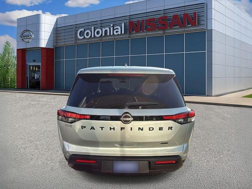 2022 Nissan Pathfinder S 4WD