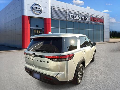 2022 Nissan Pathfinder S 4WD