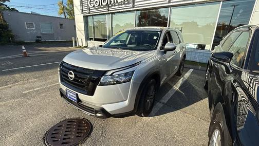2022 Nissan Pathfinder S 4WD