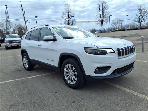 Bright White 2019 Jeep Cherokee Latitude