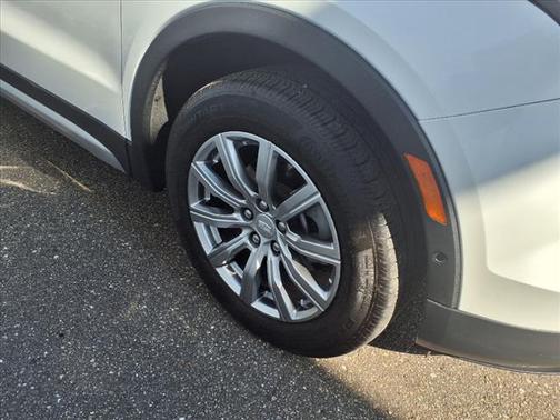 2022 Cadillac XT4 Premium Luxury