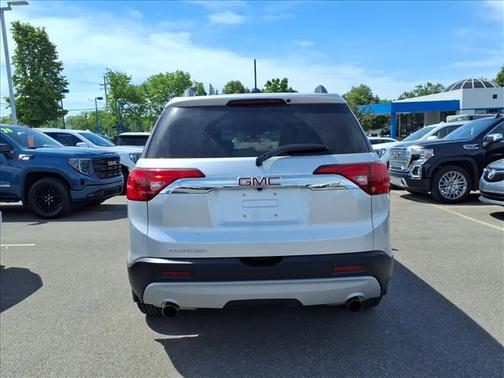 Quicksilver Metallic 2018 GMC Acadia SLE-2