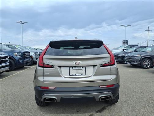 Latte 2023 Cadillac XT4 Premium Luxury