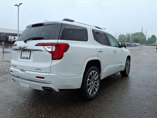 2022 GMC Acadia Denali
