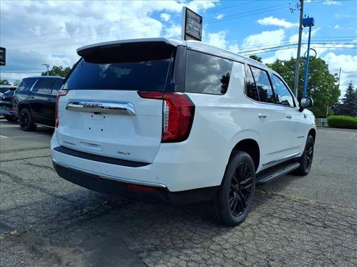 Summit White 2023 GMC Yukon SLT