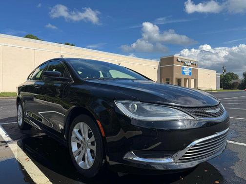 2017 Chrysler 200 Limited