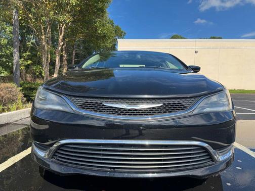 2017 Chrysler 200 Limited