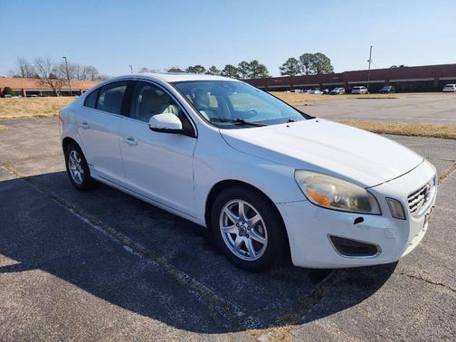 Ice White 2011 Volvo S60 T6