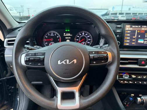 2022 Kia K5 LXS Sedan 4D