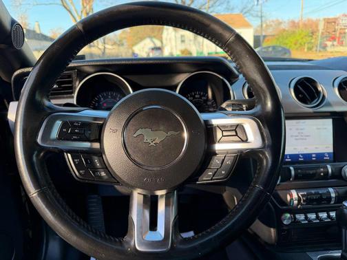 2020 Ford Mustang EcoBoost