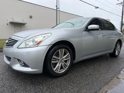 2010 INFINITI G37x Base