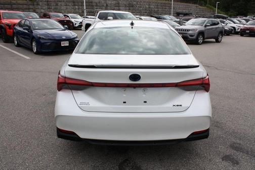 2022 Toyota Avalon Hybrid XSE Nightshade