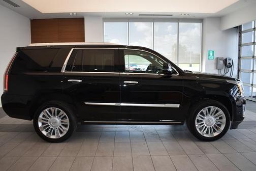 Photo 4 of 31 of 2019 Cadillac Escalade Platinum