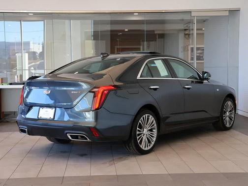 2022 Cadillac CT4 Premium Luxury