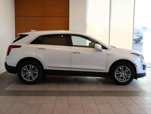 2022 Cadillac XT5 Premium Luxury