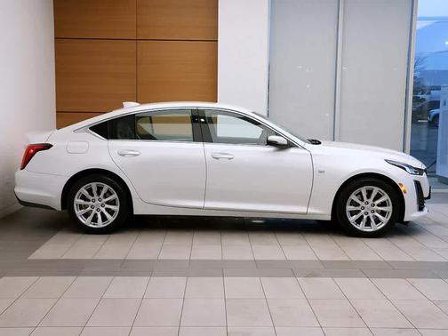 2022 Cadillac CT5 Luxury AWD