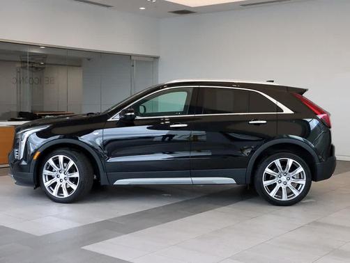 2022 Cadillac XT4 Premium Luxury
