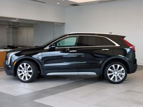 2022 Cadillac XT4 Premium Luxury