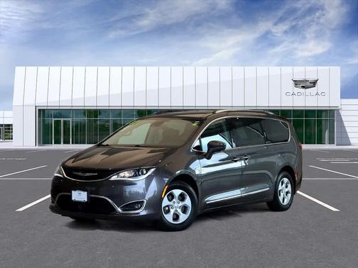 2017 Chrysler Pacifica Touring-L Plus