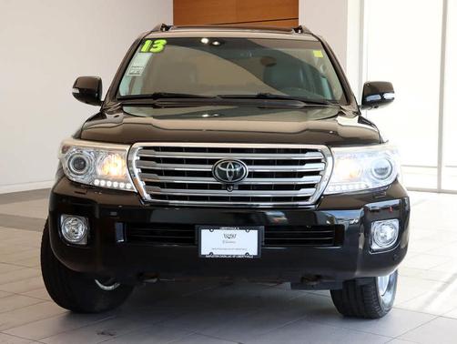 2013 Toyota Land Cruiser V8