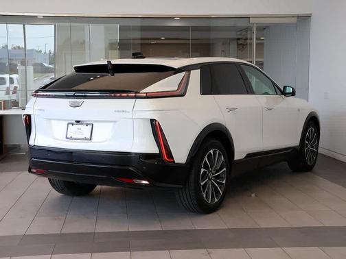 Crystal White Tri-Coat 2024 Cadillac LYRIQ Sport