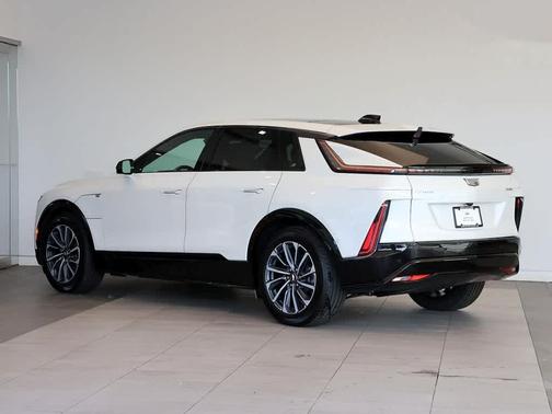 Crystal White Tri-Coat 2024 Cadillac LYRIQ Sport