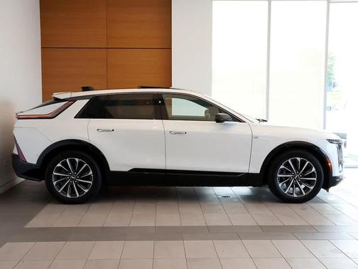 Crystal White Tri-Coat 2024 Cadillac LYRIQ Sport