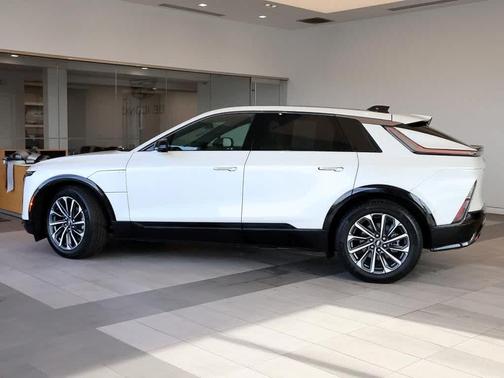 Crystal White Tri-Coat 2024 Cadillac LYRIQ Sport
