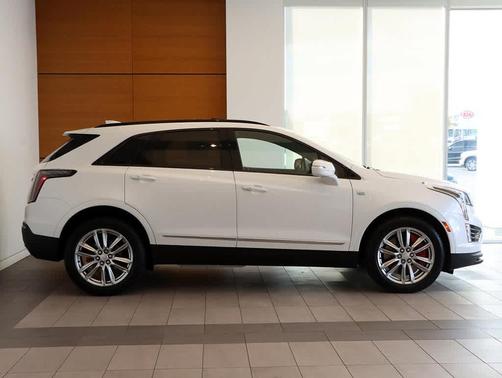 2022 Cadillac XT5 Sport