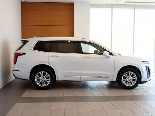 Crystal White Tri-Coat 2024 Cadillac XT6 Luxury AWD