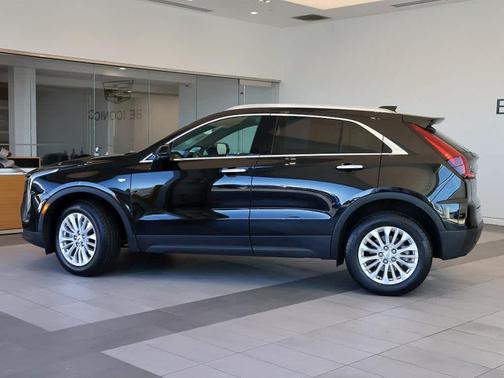 Stellar Black Metallic 2024 Cadillac XT4 Luxury