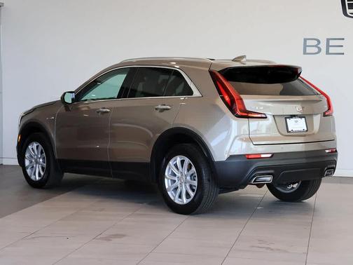 Latte 2023 Cadillac XT4 Luxury
