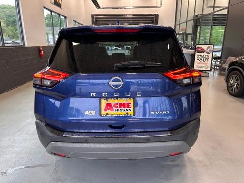 Caspian Blue Metallic 2022 Nissan Rogue SV