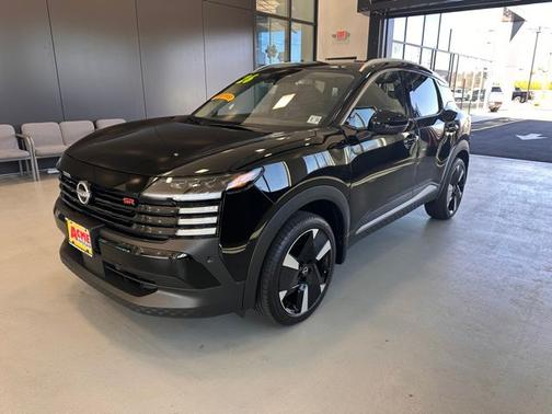 Super Black 2026 Nissan Kicks SR