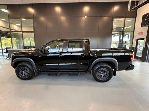 Super Black 2023 Nissan Frontier PRO-4X