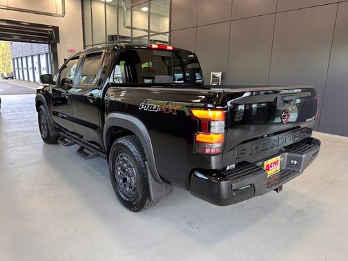 Super Black 2023 Nissan Frontier PRO-4X