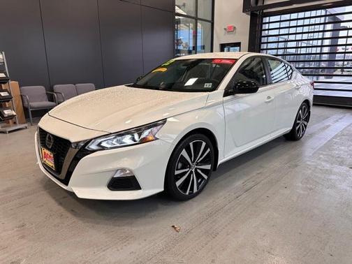 2022 Nissan Altima 2.5 SR