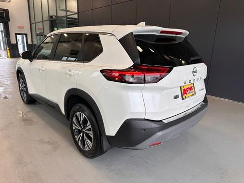 Pearl White Tricoat 2023 Nissan Rogue SV