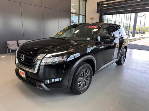 2022 Nissan Pathfinder S