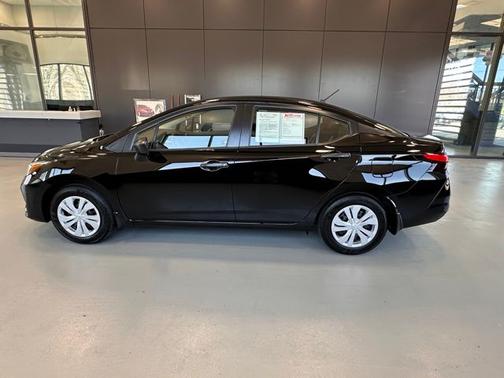 Super Black Metallic 2025 Nissan Versa 1.6 S