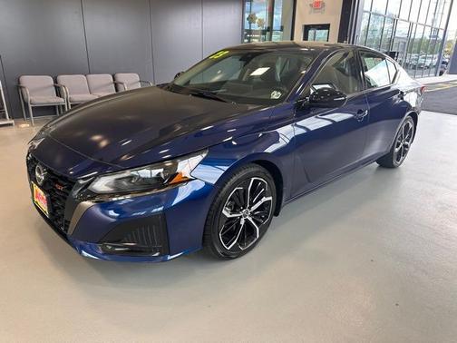 Deep Blue Pearl 2023 Nissan Altima 2.5 SR