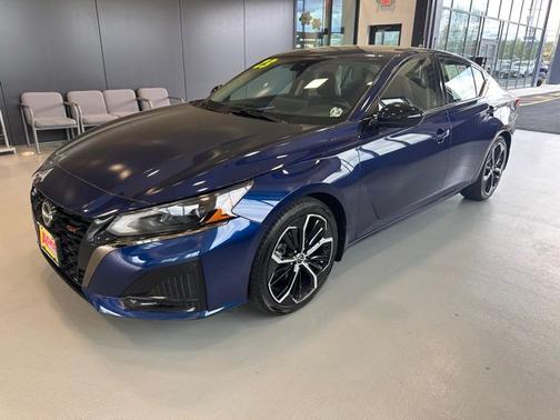Deep Blue Pearl 2023 Nissan Altima 2.5 SR