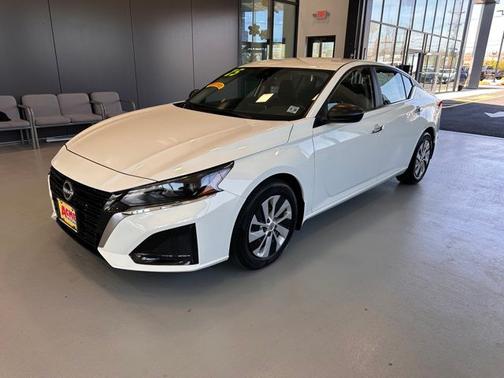Glacier White 2025 Nissan Altima 2.5 S