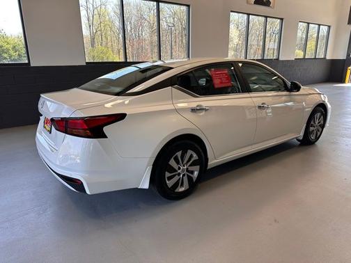 Glacier White 2025 Nissan Altima 2.5 S