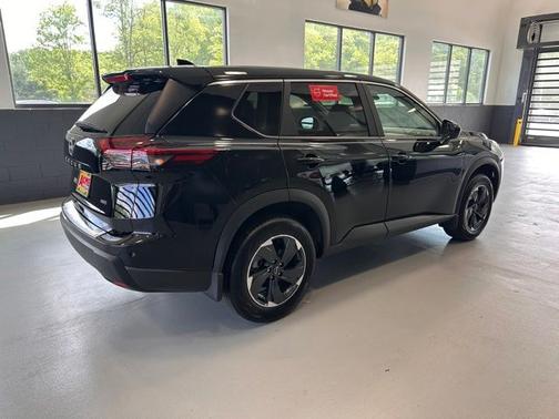 Super Black 2025 Nissan Rogue SV