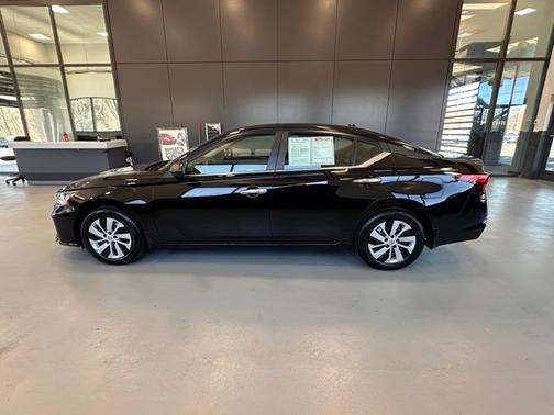 Super Black Clearcoat 2025 Nissan Altima 2.5 S