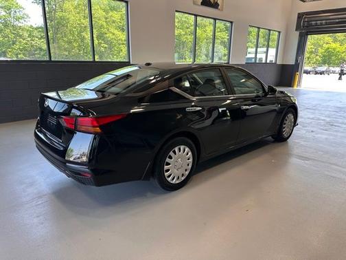 Super Black Clearcoat 2019 Nissan Altima 2.5 S